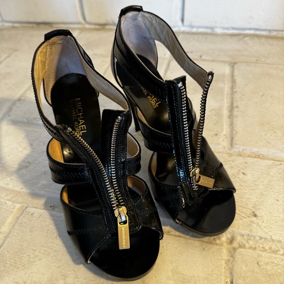 Michael Kors Front Zip Strappy Sandals, Black Patent, 6.5M US - Picture 10 of 13